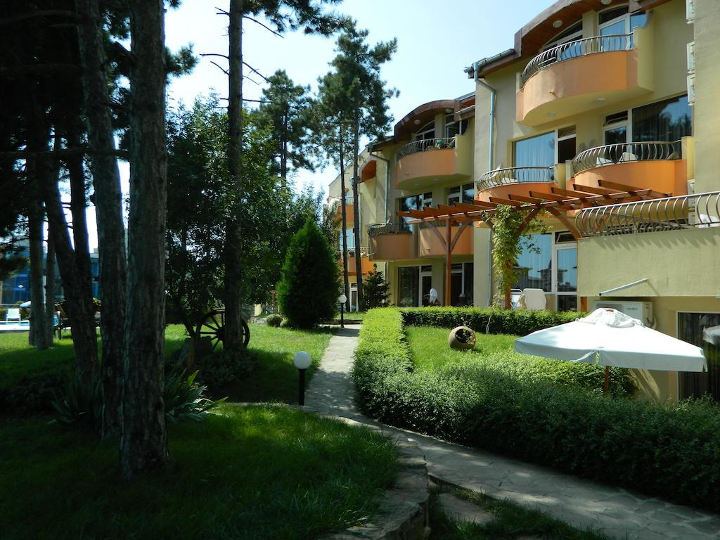 Family Hotel Privileg Slăntjev Brjag Exteriör bild