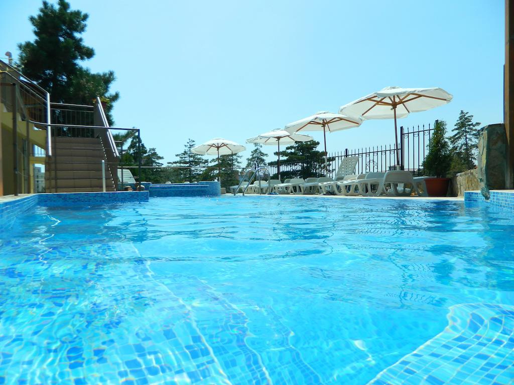 Family Hotel Privileg Slăntjev Brjag Exteriör bild
