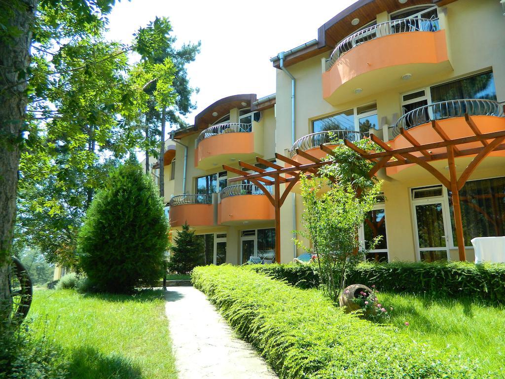 Family Hotel Privileg Slăntjev Brjag Exteriör bild