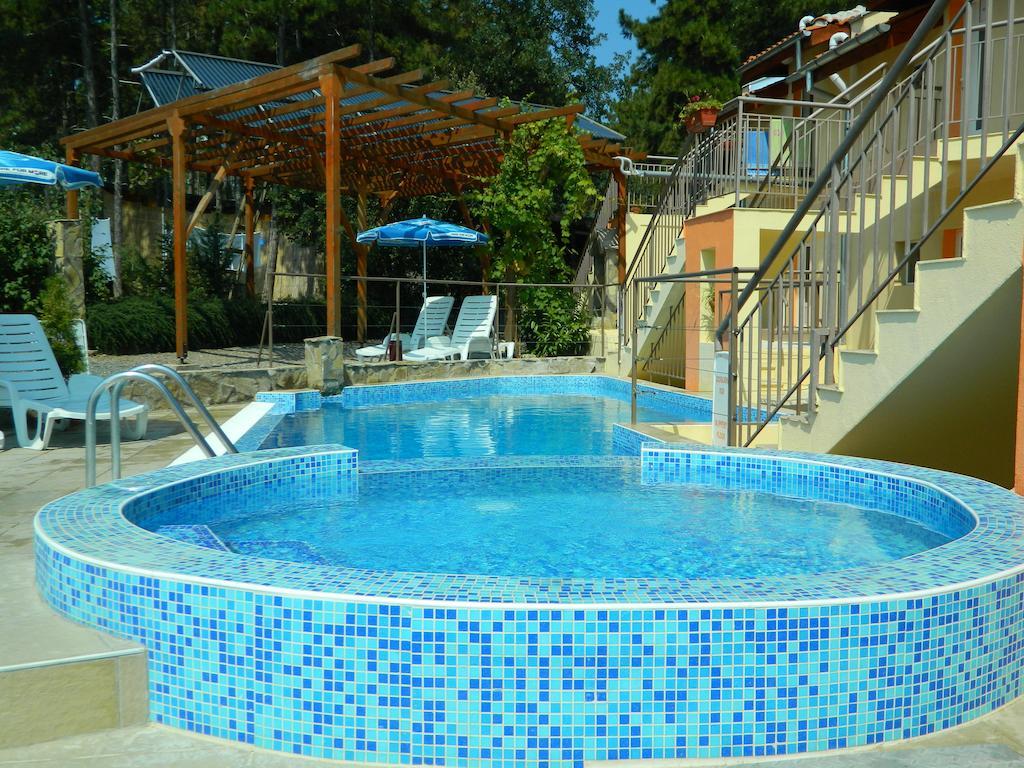 Family Hotel Privileg Slăntjev Brjag Exteriör bild