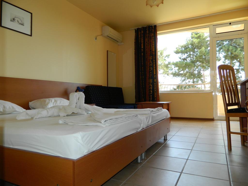 Family Hotel Privileg Slăntjev Brjag Exteriör bild