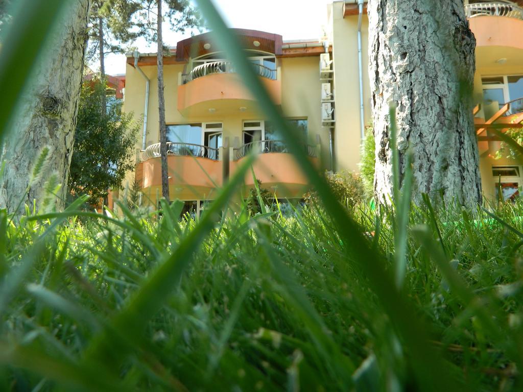 Family Hotel Privileg Slăntjev Brjag Exteriör bild